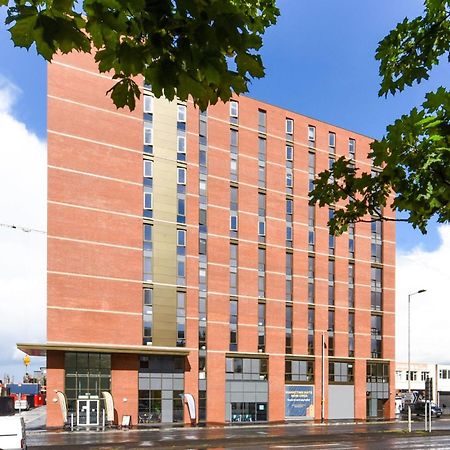 For Students Only Cosy Studios At Great Patrick Street Belfast Exterior photo